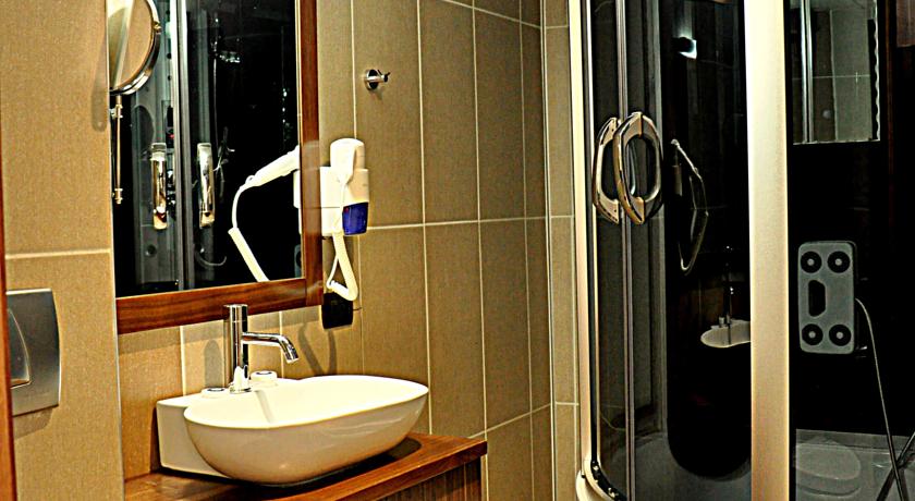 Simre Otel Suit Oda